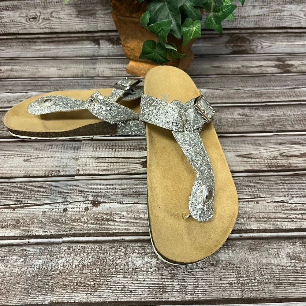 Mudd Silver Glitter Thong Sandal Big Girl size 5 Women’s size 7 - Picture 4 of 13